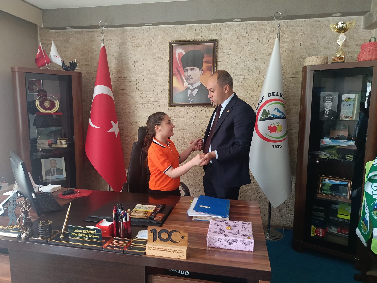 Posof Belediyesi’nde, 23 Nisan Ulusal Egemenlik ve Çocuk Bayramı dolayısıyla temsili makam devri yapıldı.