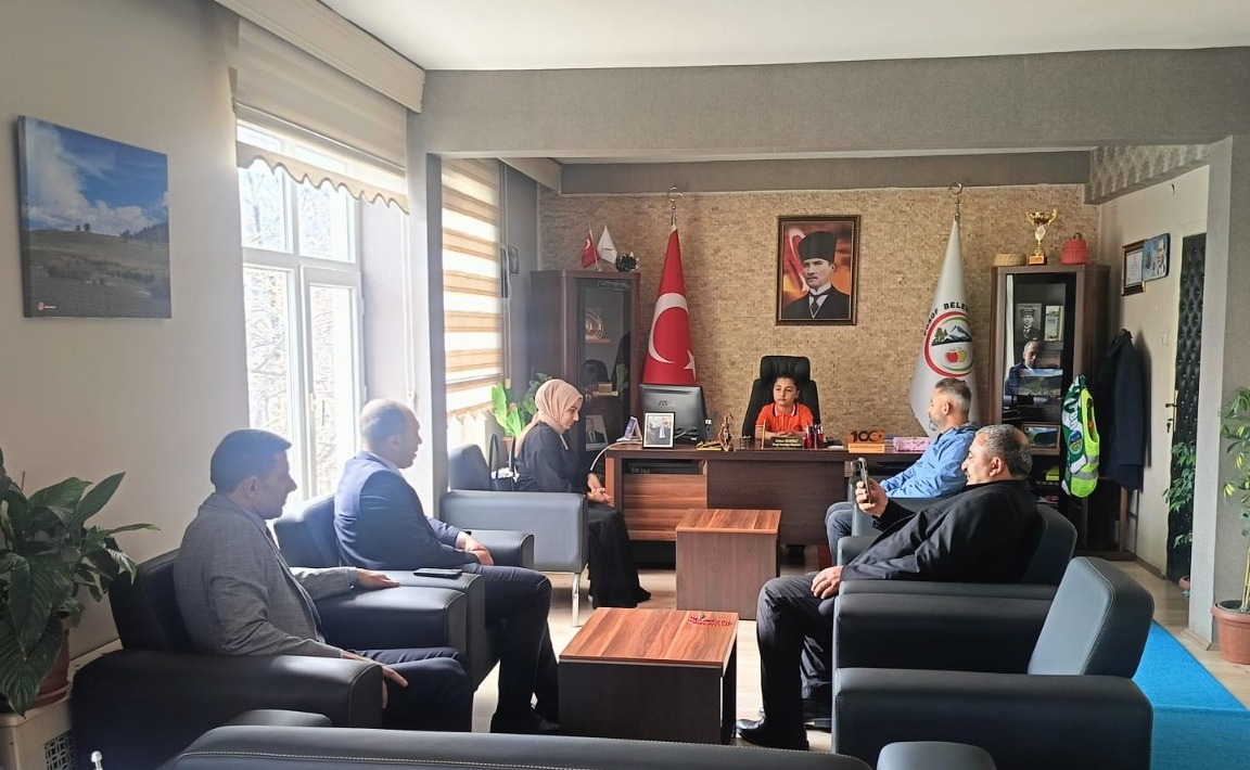 Posof Belediyesi’nde, 23 Nisan Ulusal Egemenlik ve Çocuk Bayramı dolayısıyla temsili makam devri yapıldı.