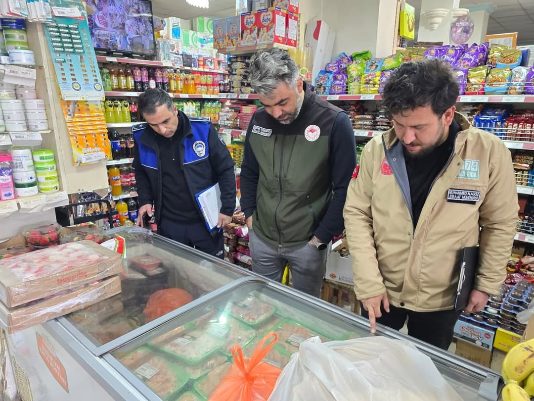 İlçe Genelinde Faaliyet Gösteren Market ve Fırınlara Yönelik Kapsamlı Denetim Gerçekleştirdi.