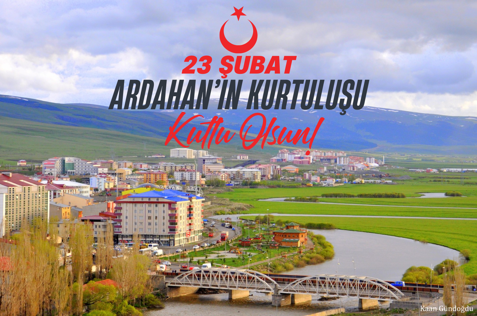 Serhat şehrimiz Ardahan, 105 yıl önce gösterdiği azim ve kahramanlıkla esarete boyun eğmeyeceğini tüm dünyaya ilan etmiştir.