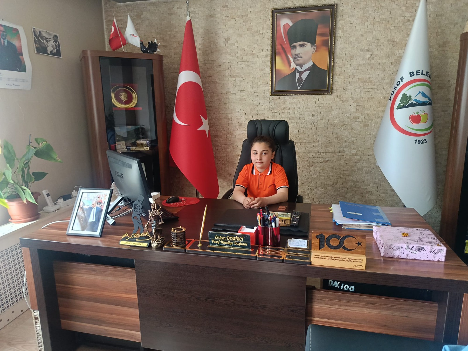 Posof Belediyesi’nde, 23 Nisan Ulusal Egemenlik ve Çocuk Bayramı dolayısıyla temsili makam devri yapıldı.